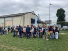 - A 13h23, tous les élèves de 6ème, CM1 et CM2 des écoles de Tilly et Lingèvres étaient réunis devant le gymanse